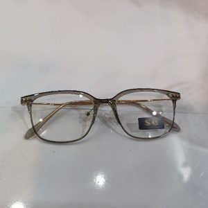 عینک بلوکات suncruse
با عدسیblue cut مناسب کامپیوتر و موبایل
و فریم کائوچویی مستطیل کلاب مستری
رنگ دودی
مدلm509
با جلد و دستمال
سایز51#18